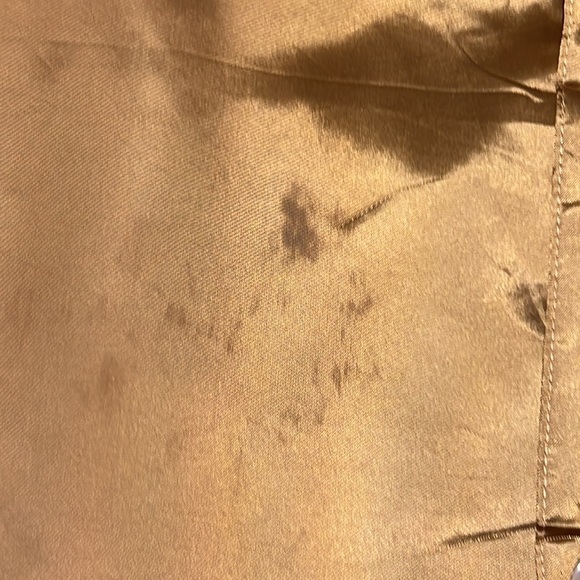 QALB Gold Tone Hooded Wind Jacket - Picture 10 of 13